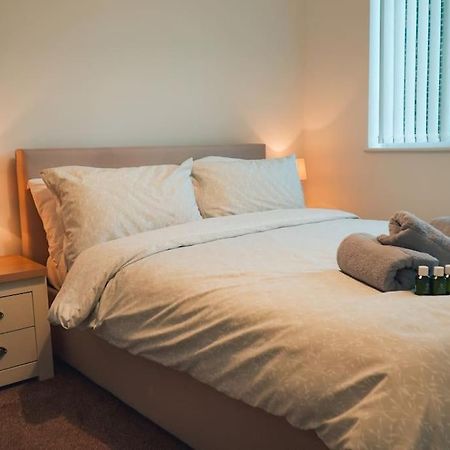 Modern 2 Bed Apartment Near City Centre Chelmsford Eksteriør billede