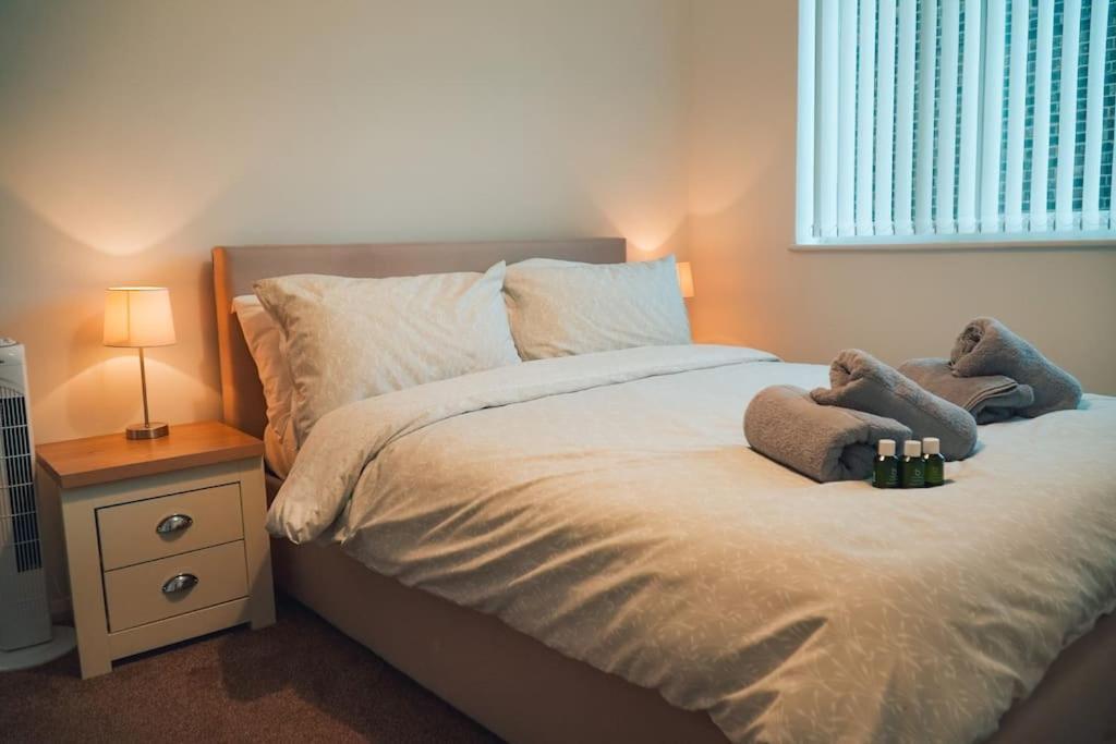Modern 2 Bed Apartment Near City Centre Chelmsford Eksteriør billede